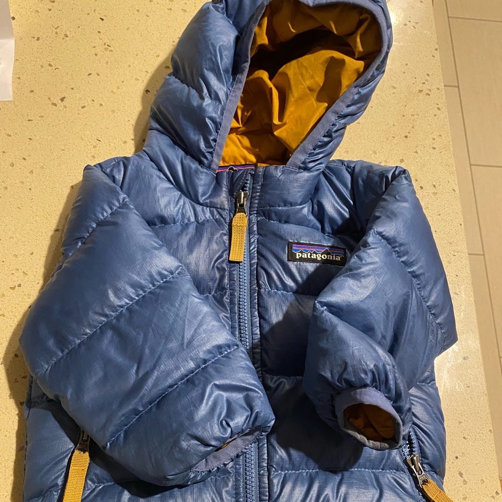 Patagonia Hi loft down puffy. Size 3-6 months, runs large.